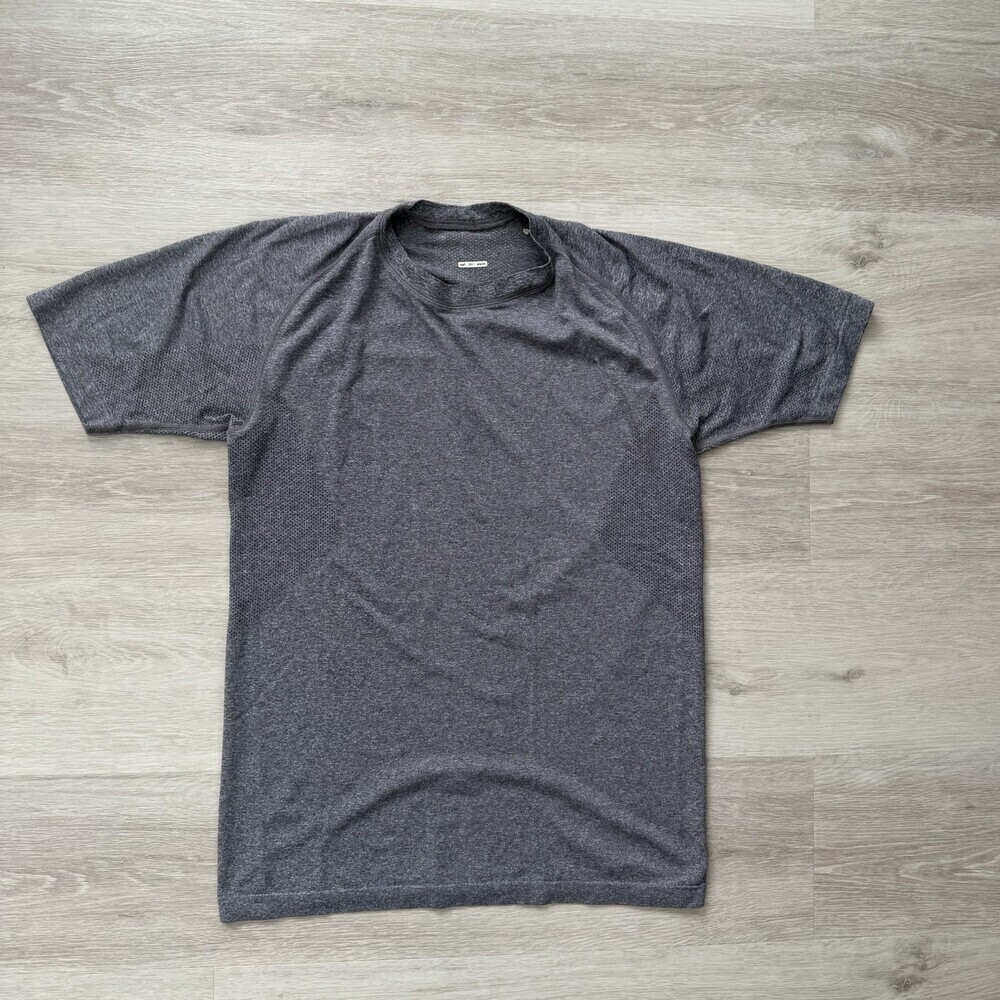 Lululemon Shirt Metal Vent Tech Short Sleeve Men's Medium Grey Silverescent Mesh